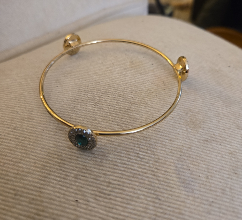 Elegant Gold and Green Bracelet